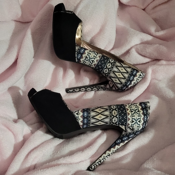 °°○◇○°°°{ Liliana Heels size 8.5 }°°°○◇○°° - Picture 3 of 6